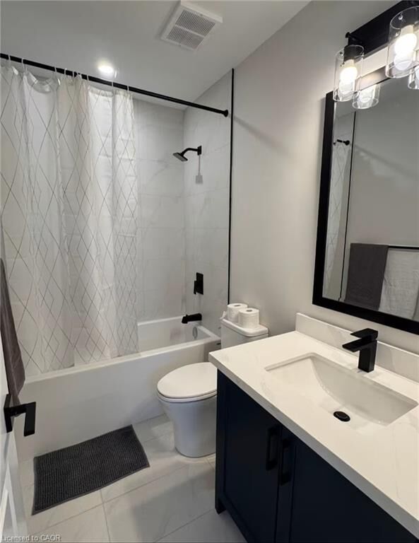 Property Photo: 132 Hodgkins Avenue Lower ON L2V 1M1
