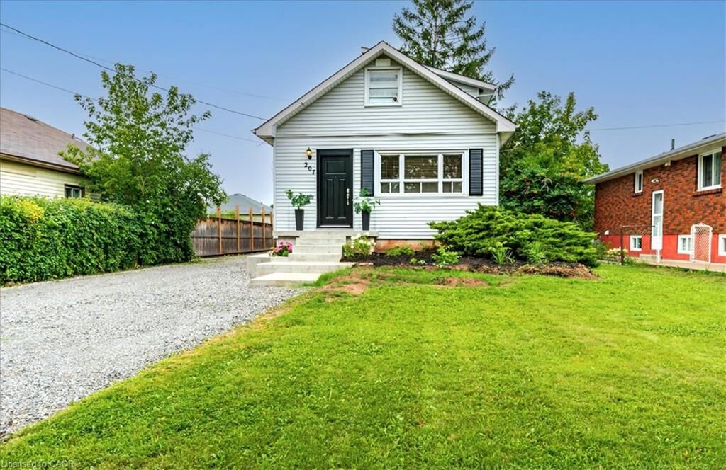 Property Photo: 207 Green Road ON L8E 2A4