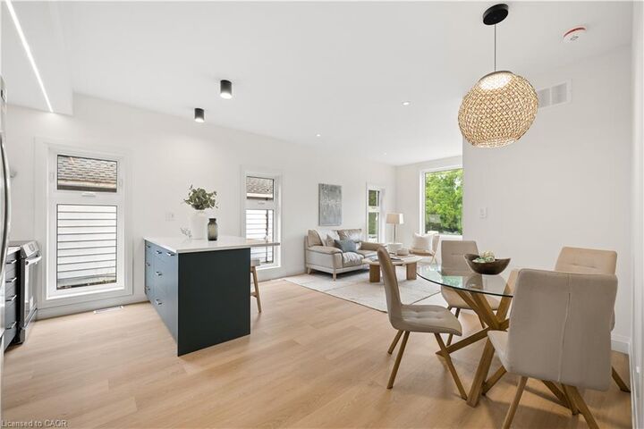 Property Photo:  563 Wellington Street 2  ON N2H 5L6 