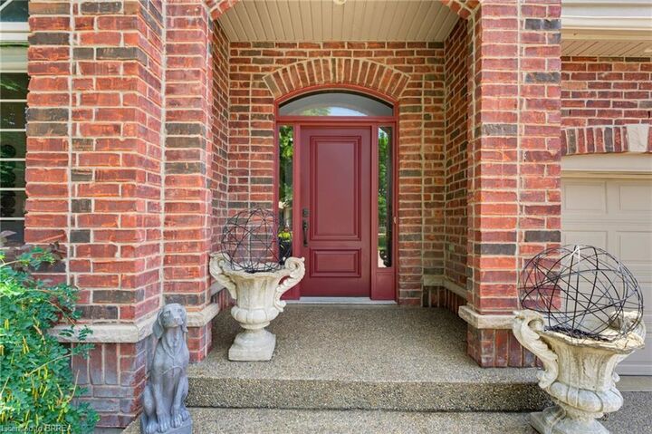 Property Photo: 141 Falconridge Drive ON N2K 4J9
