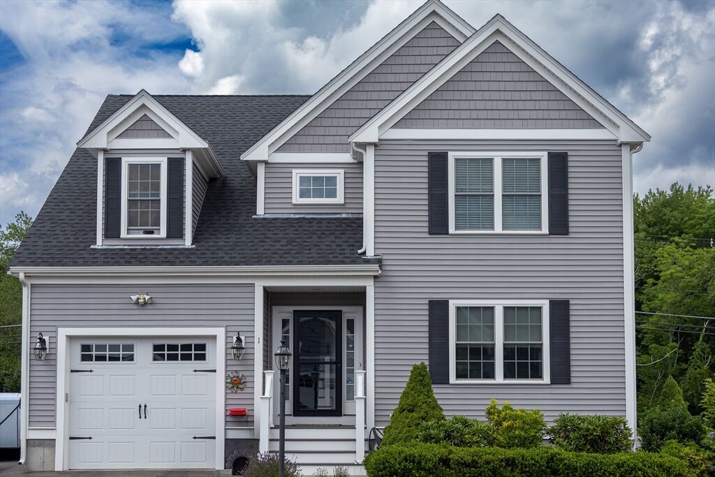 Property Photo:  1 Driftwood Dr 1  MA 02375 