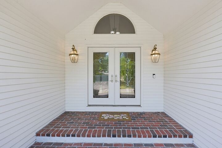 Property Photo: 250 Palisades Cir MA 02072
