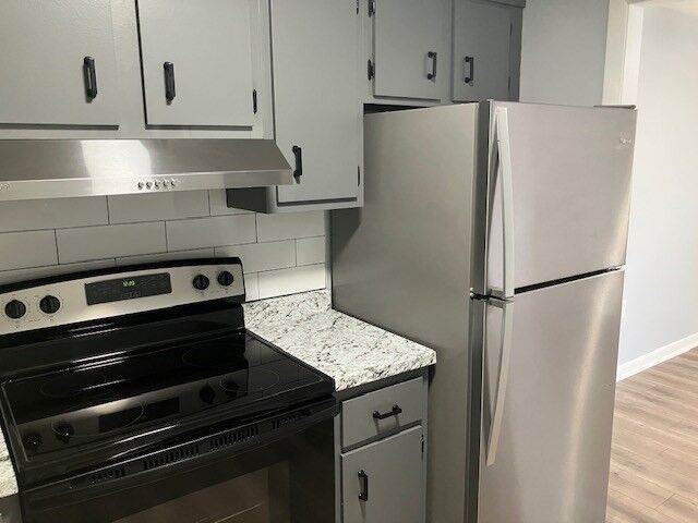 Property Photo: 48 Bacon St 9 MA 02451