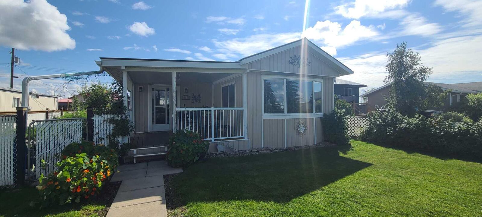 Property Photo:  5714 52 Street  AB T0H 1W0 