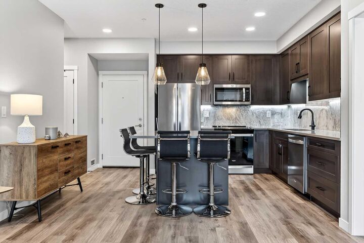 Property Photo:  150 Shawnee Square SW 401  AB T2Y 0T6 