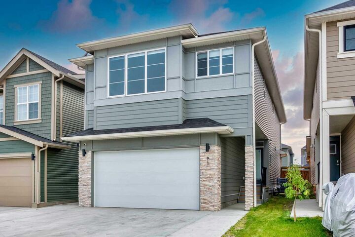 Property Photo: 91 Copperhead Grove SE AB T2Z 5H4