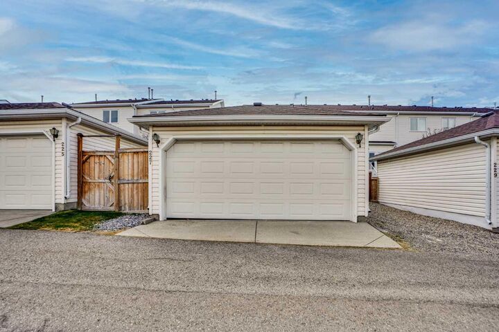 227 Citadel Lane NW — photo 1