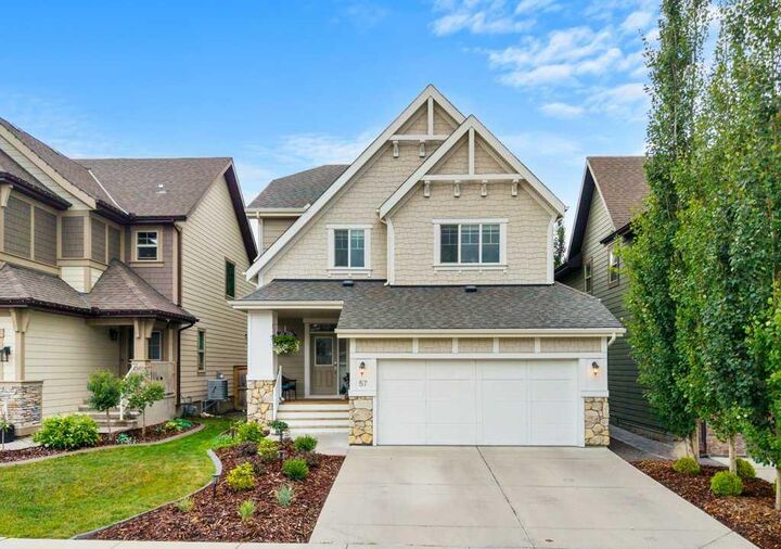 Property Photo: 57 Riviera View AB T4C 0Y7