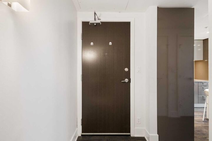 Property Photo: 901 10 Avenue SW 2109 AB T2R 0B5