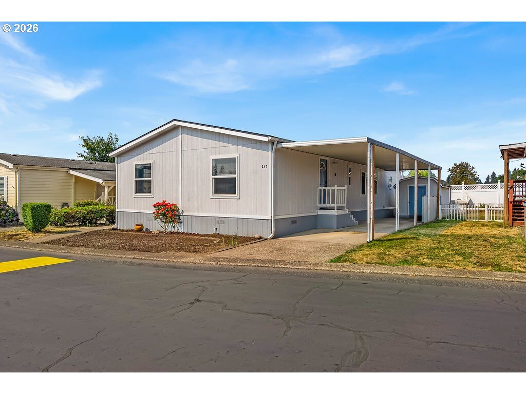 Property Photo: 12450 SW Fischer Rd 235 OR 97224
