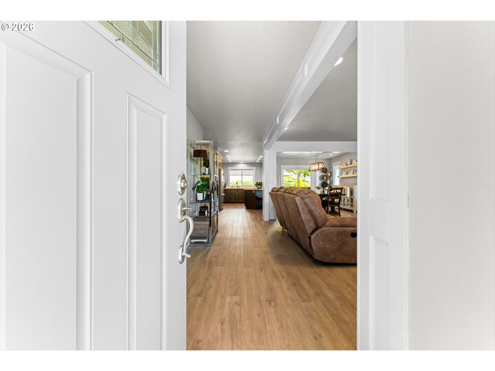 Property Photo:  142 NW Canyon Creek Dr  OR 97128 