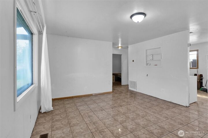 Property Photo:  813 S Adams Avenue  WA 98857 