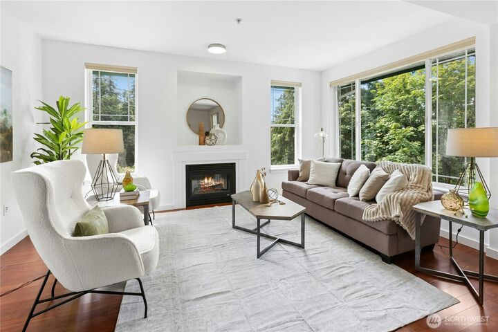 Property Photo: 13301 SE 79th Place C402 WA 98059