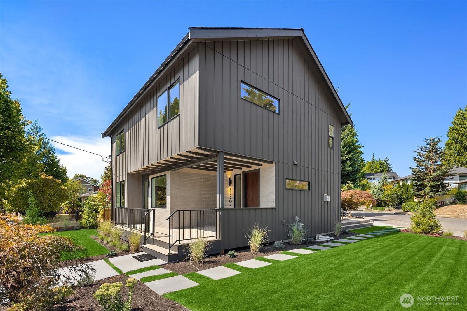Property Photo: 4530 NE 55th Street WA 98105