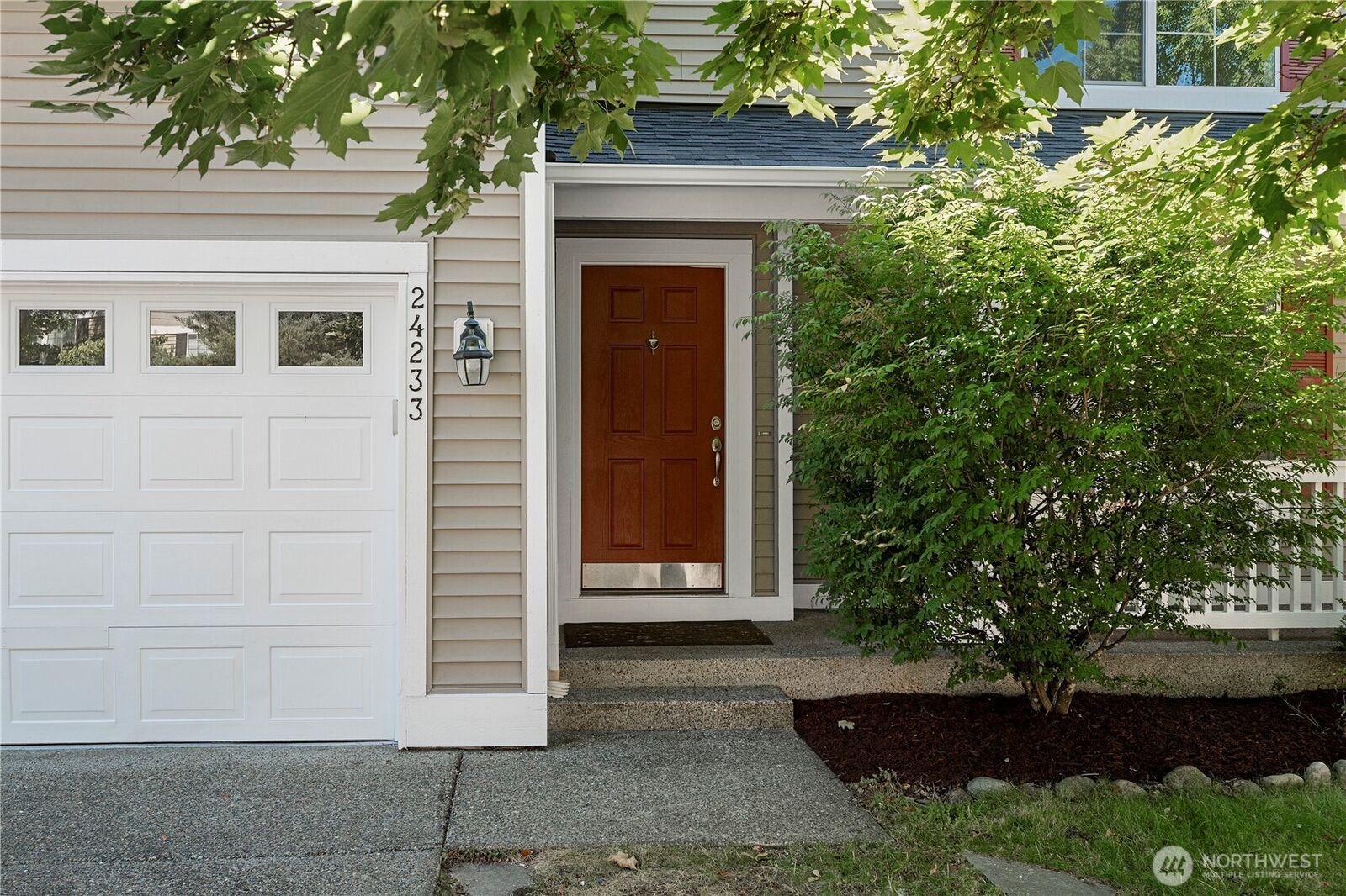 Property Photo:  24233  237th Way  SE  WA 98038 