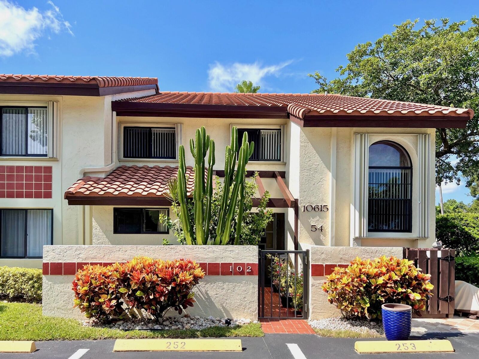 Property Photo:  10615 Ocean Palm Way 102  FL 33437 