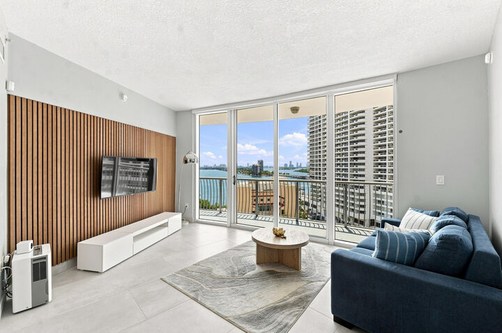 Property Photo:  1750 N Bayshore Drive 1202  FL 33132 