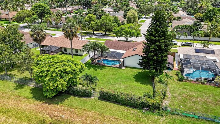 Property Photo:  4225 NW 7th Pl  FL 33442 