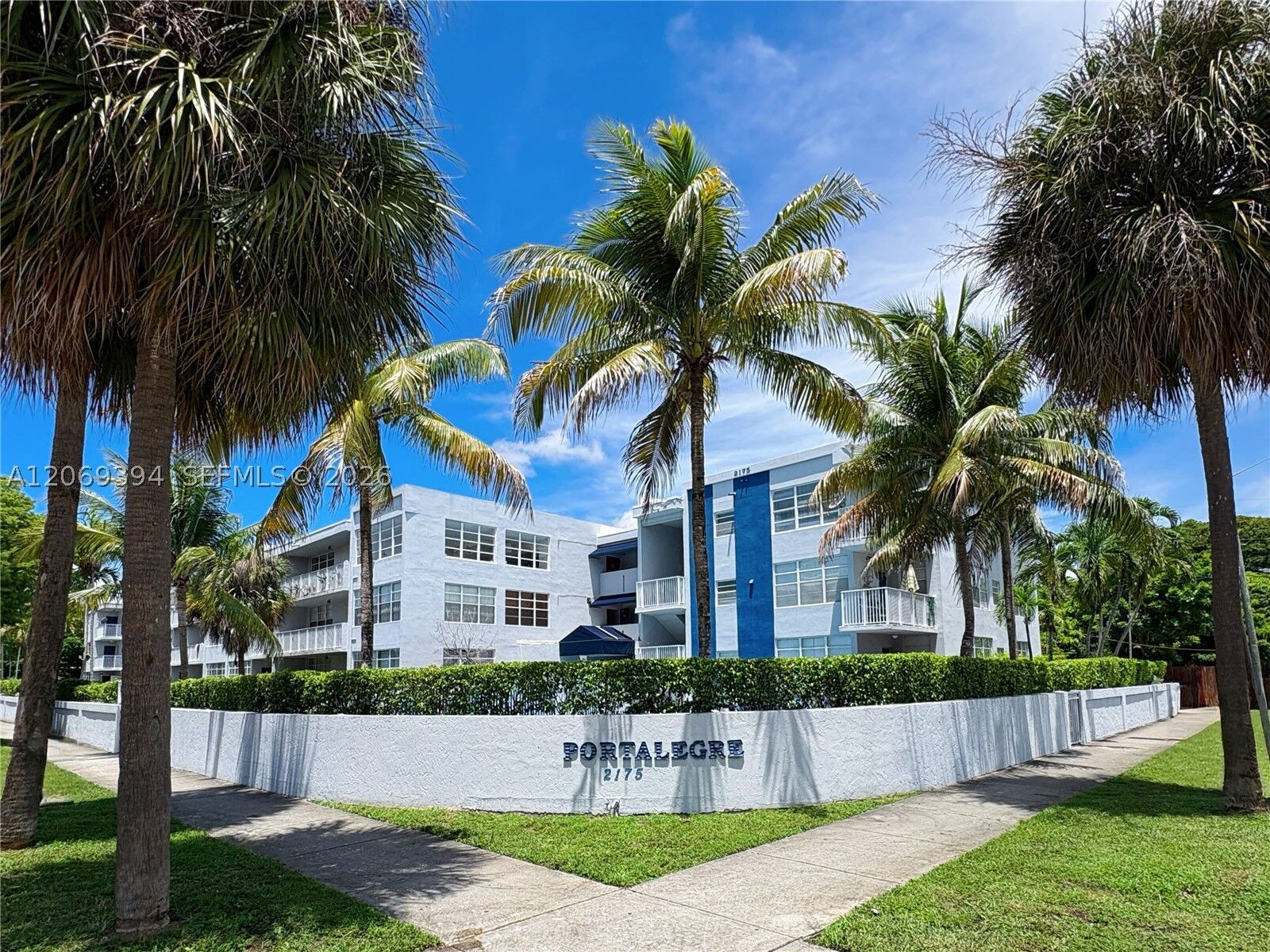Property Photo: 2175 NE 170th St 104 FL 33162