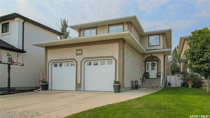 Property Photo: 2806 Sunninghill Crescent SK S4V 0N7