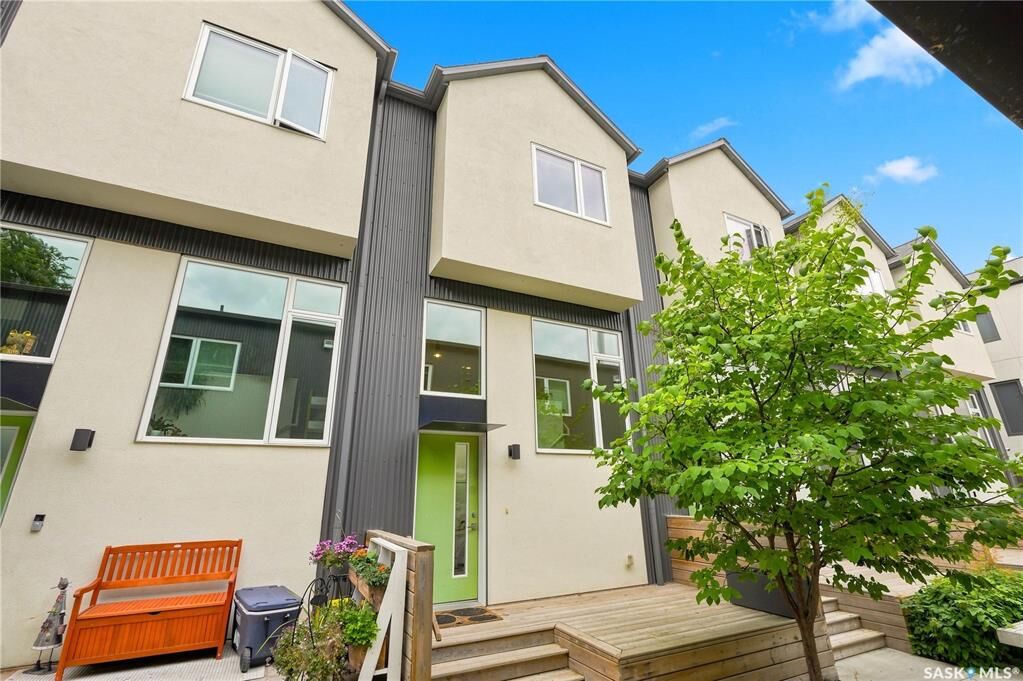 Property Photo:  540 F Avenue S 6  SK S7M 5X9 
