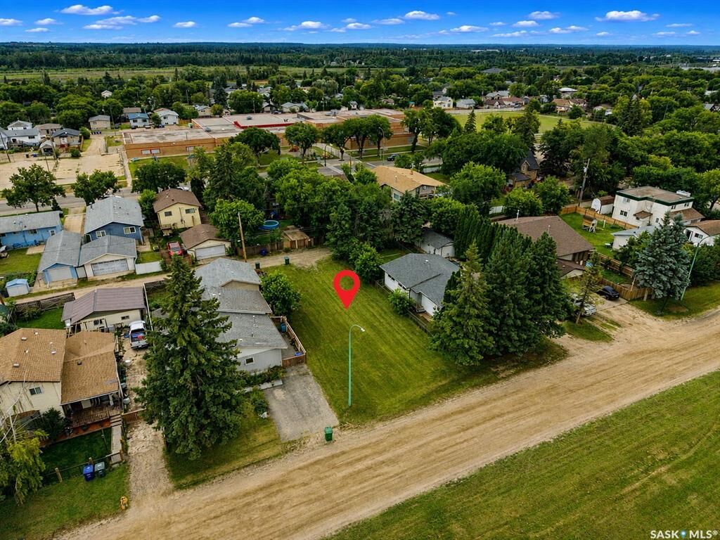 Property Photo:  1110 16th Street W  SK S6V 3W3 