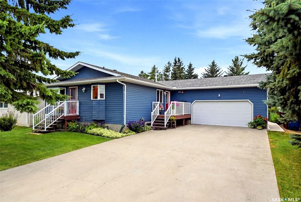 Property Photo:  104 Findlay Street  SK S0G 0Y0 