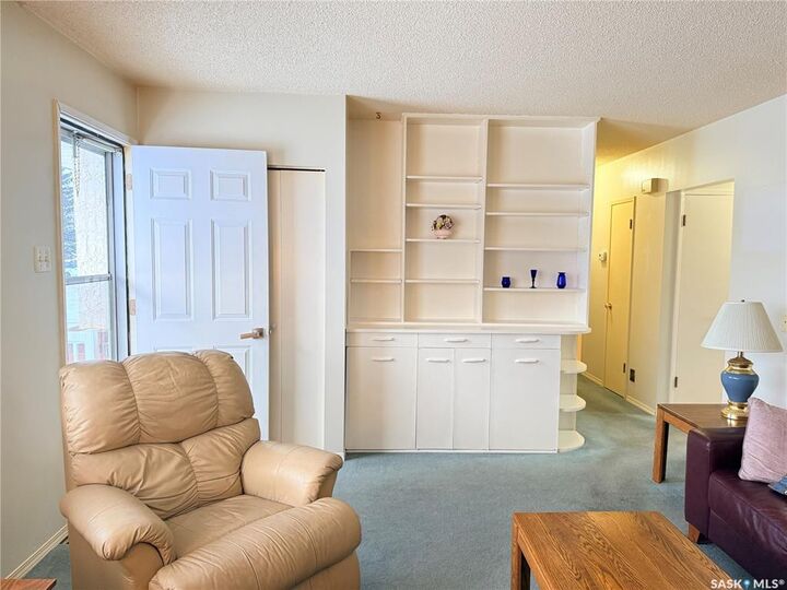 Property Photo:  709 Arthur Avenue  SK S4A 1K5 
