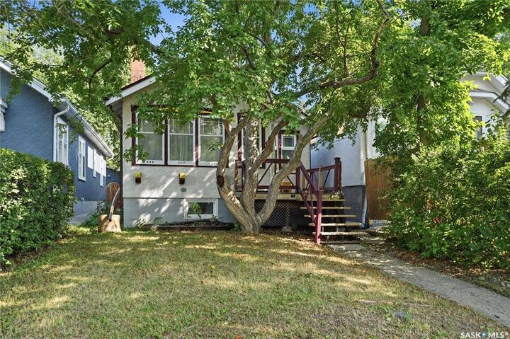 Property Photo:  3324 College Avenue  SK S4T 1W2 