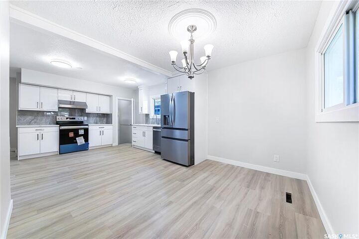 Property Photo:  451 R Avenue S  SK S7M 2Z4 