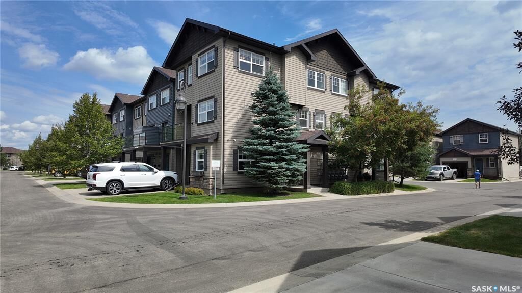 Property Photo: 150 Langlois Way 572 SK S7T 0L3
