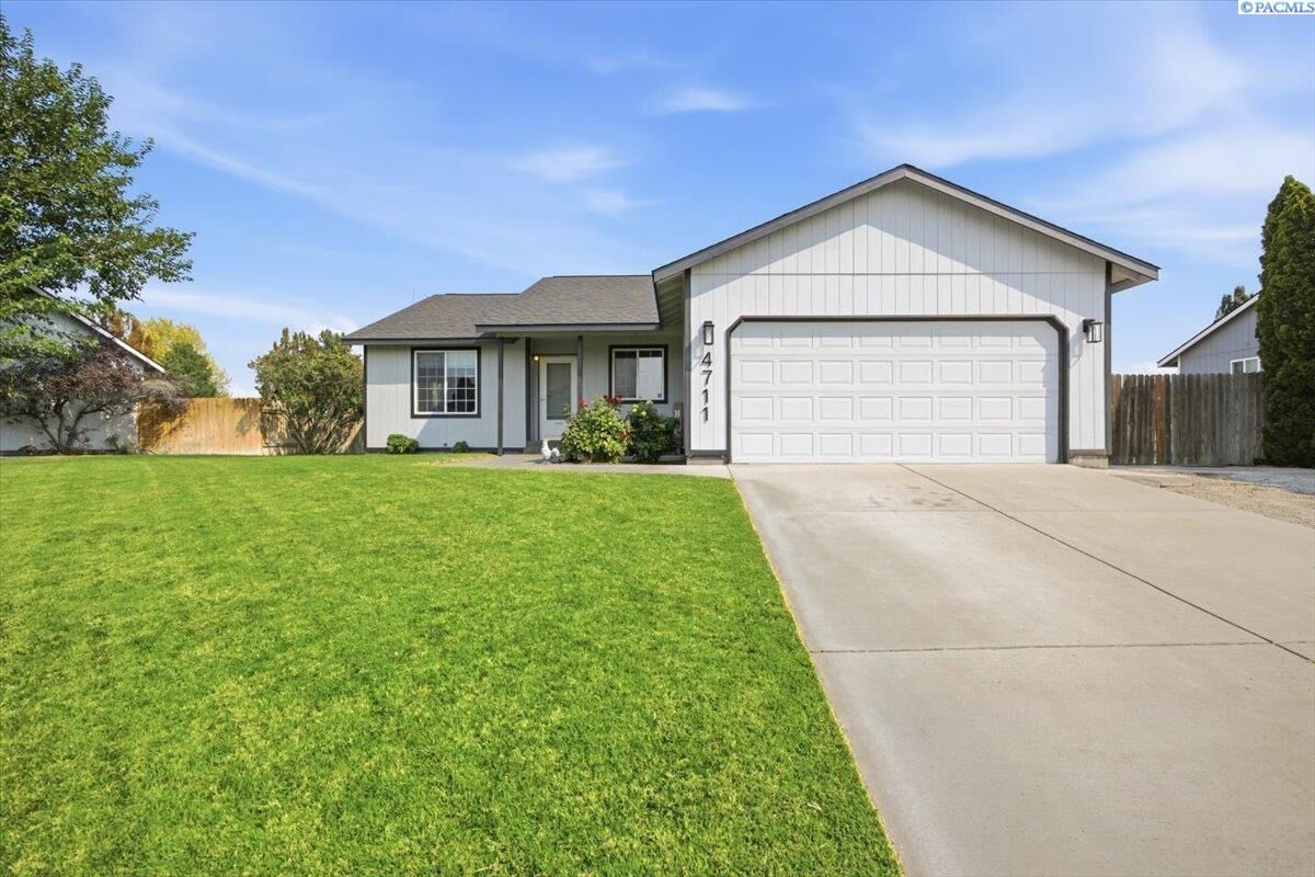 Property Photo:  4711 Sinai Dr  WA 99301 