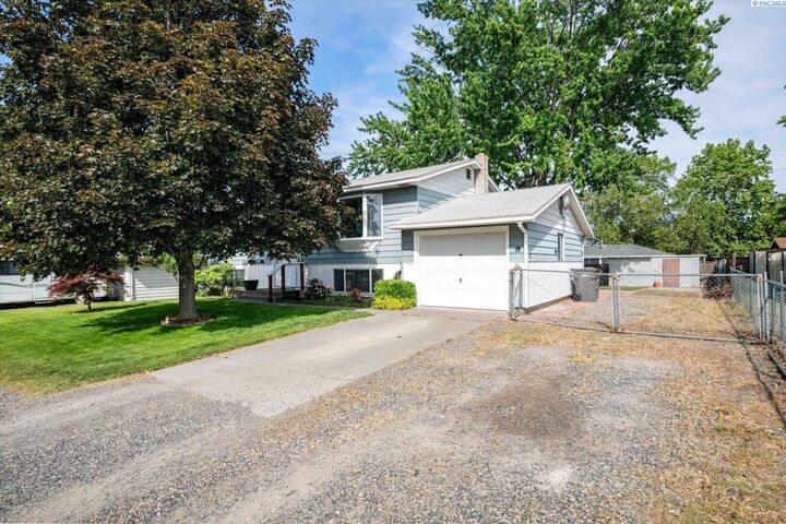 Property Photo:  219 S Olson St  WA 99336 