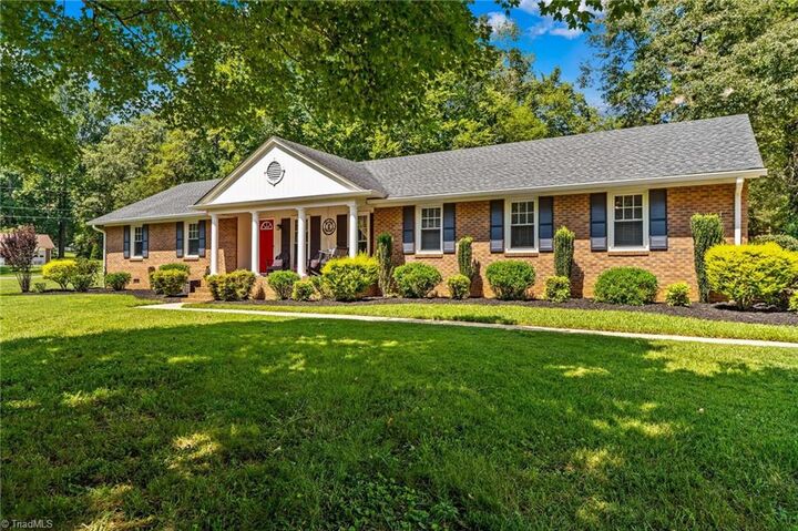 Property Photo: 140 Spicewood Lane NC 28147