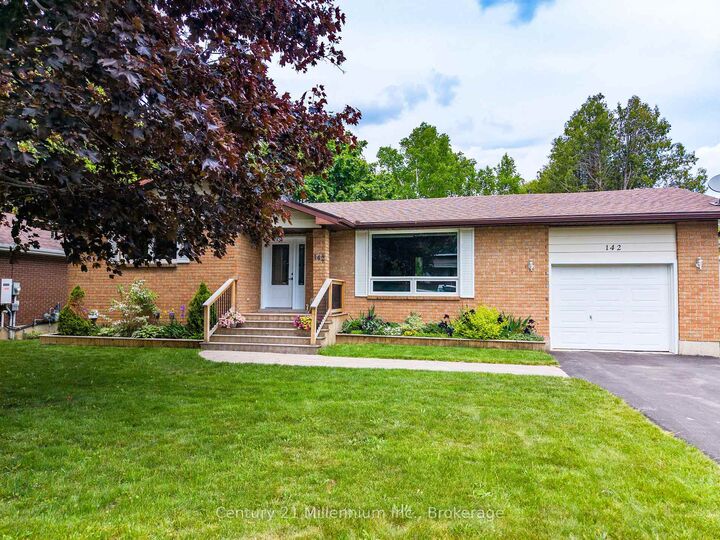 Property Photo: 142 Arthur Street E ON N0H 2P0