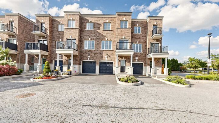 Photo de la propriété:  64 Ferris Square  ON L1E 0J2 
