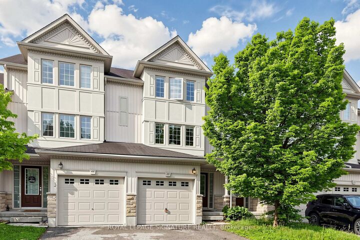 Property Photo: 110 Activa Avenue A5 ON N2E 4K4