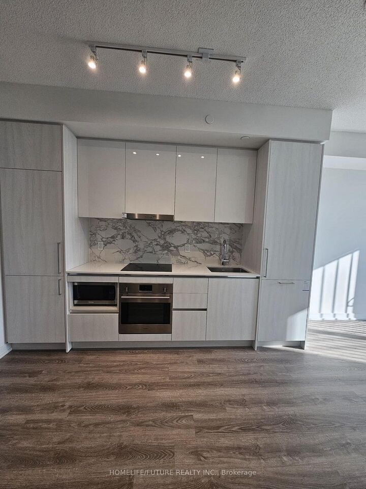 Property Photo:  195 Commerce Street 4510  ON L4K 0P9 