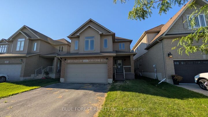 904 Frontenac Crescent — photo 1