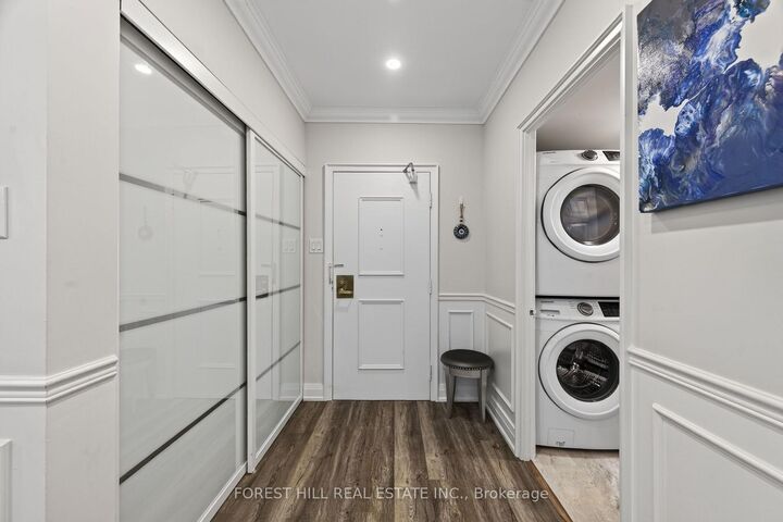 Property Photo: 333 Clark Avenue W 301 ON L4J 7K4