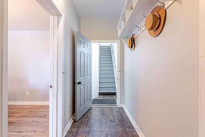 Property Photo:  425 English Street  ON N5W 3T4 