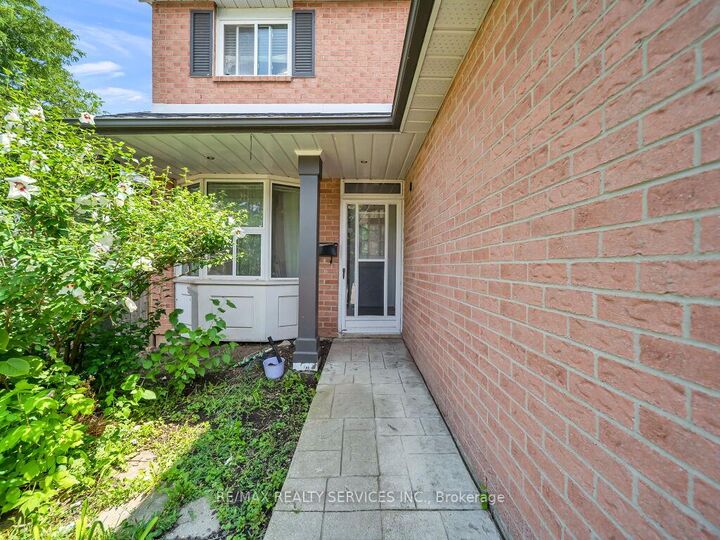 Property Photo: 3079 Bartholomew Crescent ON L5N 3K9