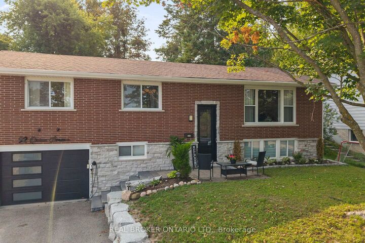 Property Photo: 92 Quinn Avenue ON L3V 3H5