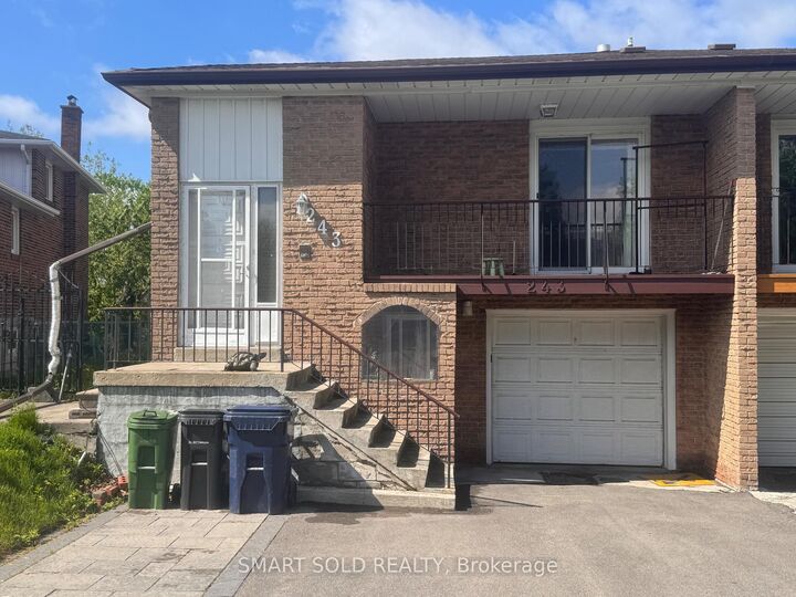 Property Photo: 243 Shawnee Circle ON M2H 2Y3