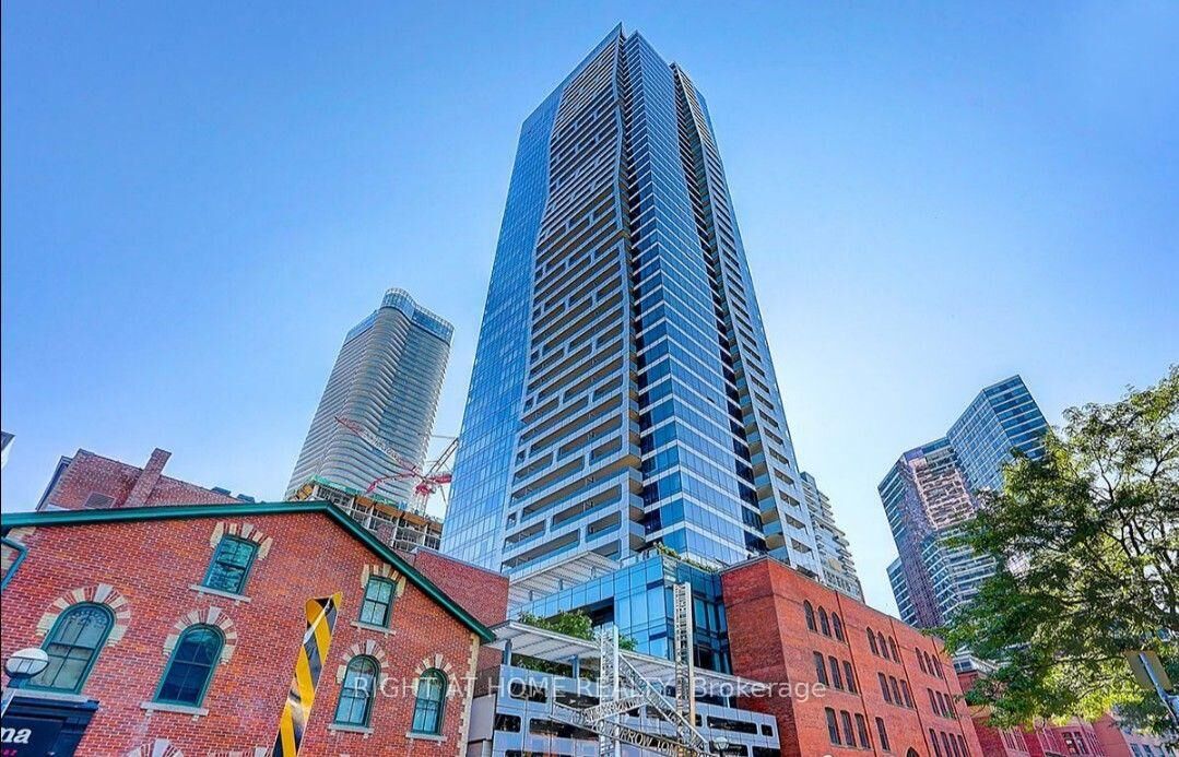 Property Photo: 5 St Joseph Street 1508 ON M4Y 0B6