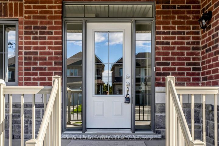 Property Photo: 8 Fenn Crescent ON L9R 0X1
