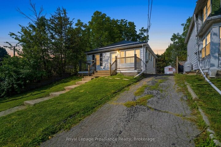 Property Photo:  44 Geddes Street  ON K8P 2X5 