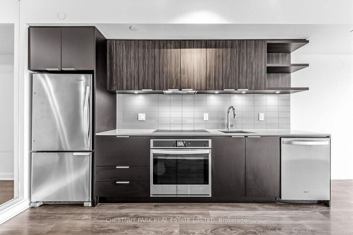 Property Photo:  6 Sonic Way 2401  ON M3C 0P1 