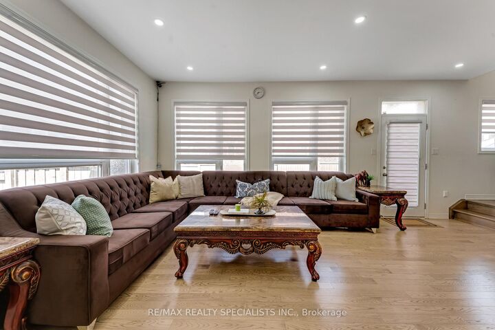 Property Photo: 1 Boothill Drive ON L7A 5E5