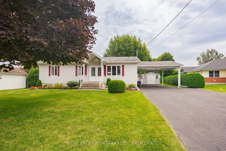 20392 Roy Crescent — photo 1